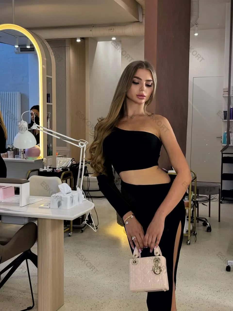 Полина